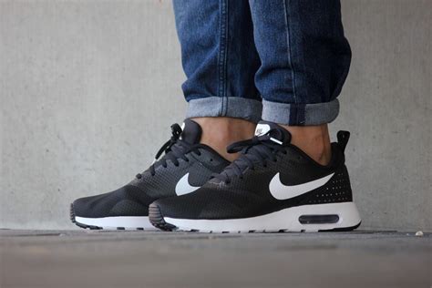 nike air max tavas zwart wit|air max tavas men.